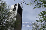 Blick von unten auf den Turm der Markuskirche